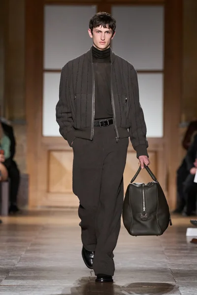 Look 23
